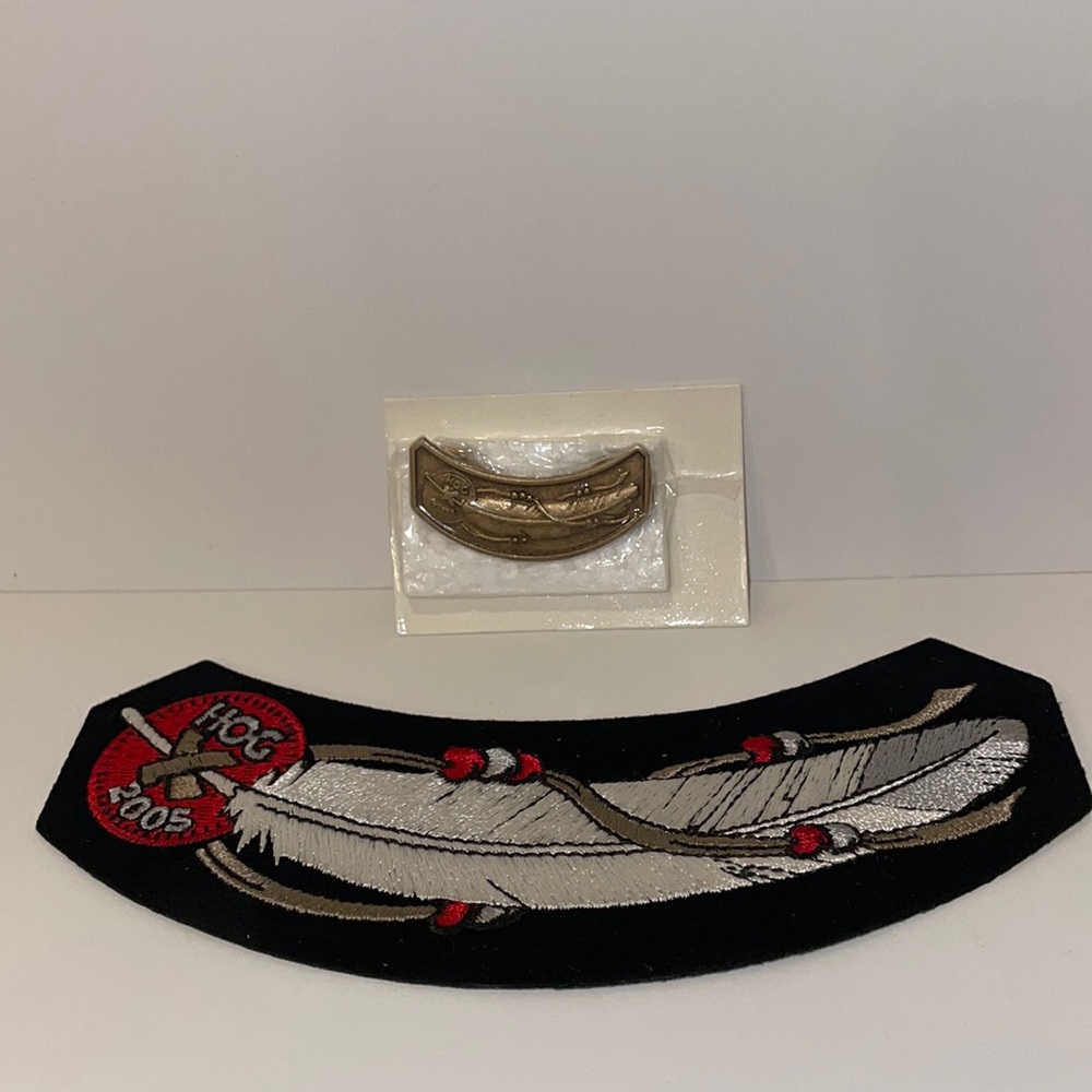 2005 Harley Davidson Owners HOG Jacket Patch Feather and Badge Pin